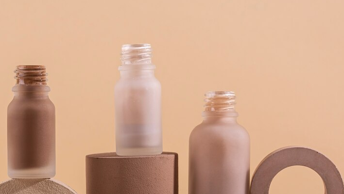 foundation-bottles-advertising-assortment_23-2149511242_40039f58-d057-455a-ae40-9ff4767f442b